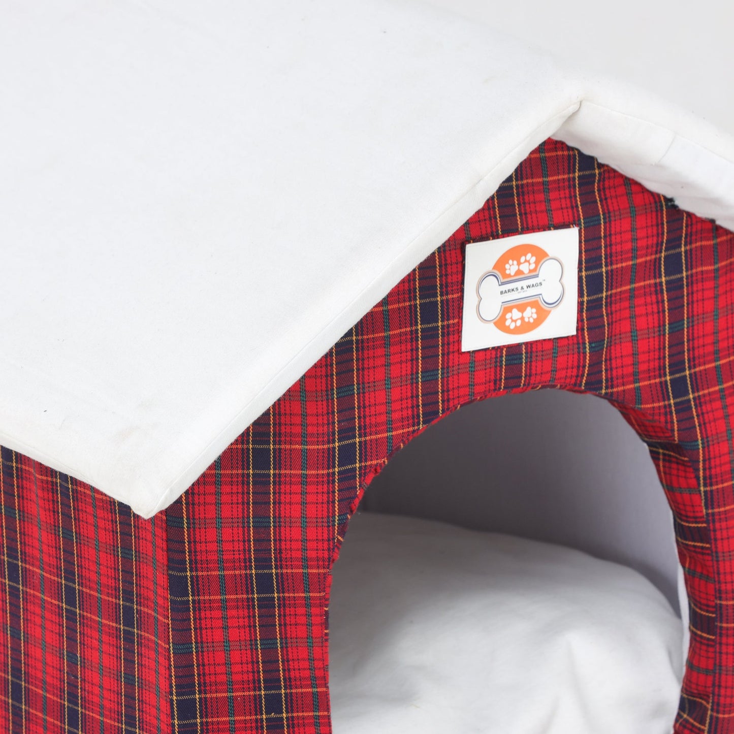 Plaid Dog Hut